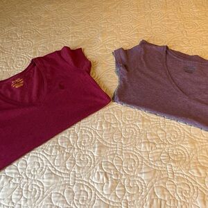 Polo Ralph Lauren V-Neck T-Shirts in burgundy and Purple